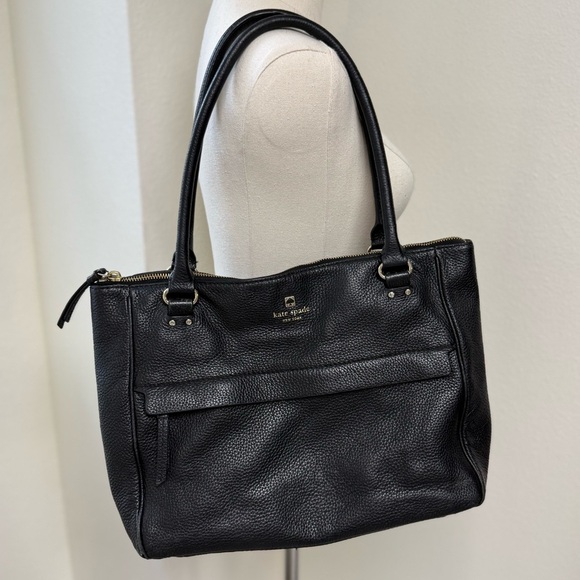 kate spade Handbags - Kate Spade Women’s Grant Park Shelby Black Pebbled Leather Shoulder Bag